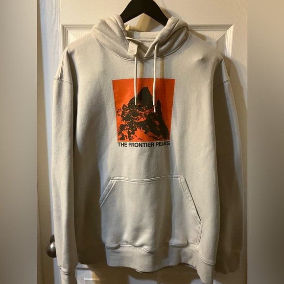 H&M Mountain Peaks hoodie. Men’s large. Like new. - Picture 2 of 6